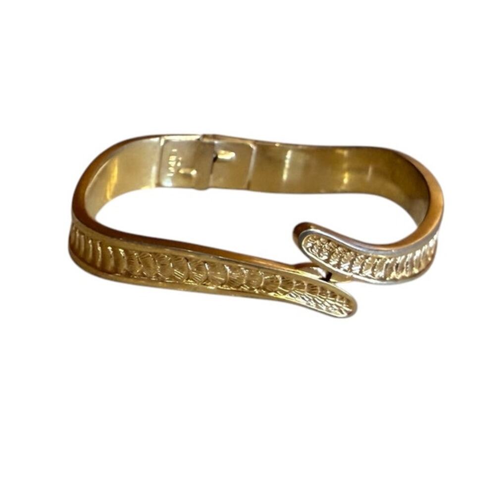 Vintage Monet Clamshell Gold Wave Bracelet